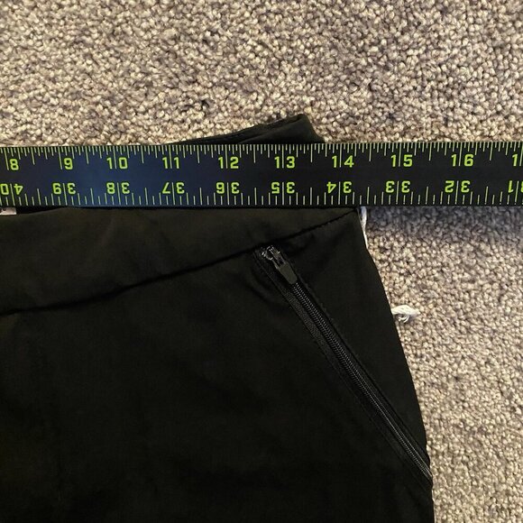 Tommy Bahama Active Women's Shorts 9" Bermuda Black Zip Front Pockets Size S NWT - Picture 10 of 16